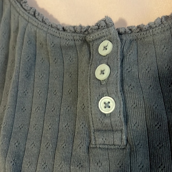 Cropped Button Tank - Picture 2 of 4